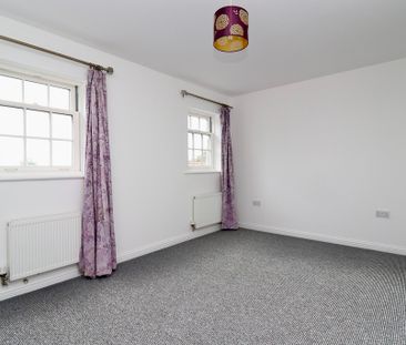 3 bedroom Town House to let - Photo 2