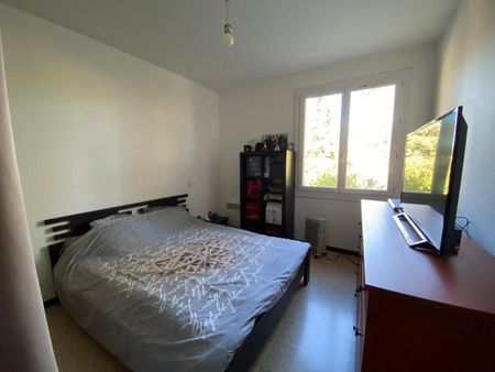 Location Appartement 3 pièces 70m² ST MAXIMIN LA STE BAUME 83470 - Photo 3