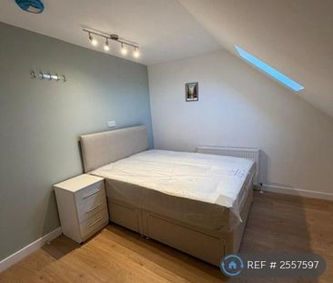 1 bedroom in a house share to rent - Photo 3