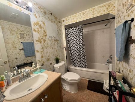 For Lease - 1585 Avonmore Square, Pickering, Ontario - Photo 5