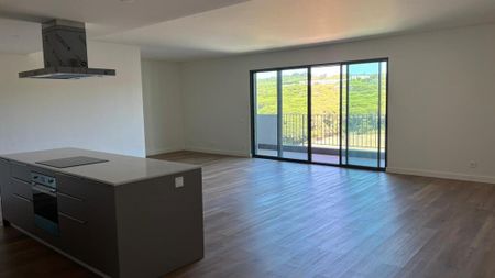 3 Bedroom Apartment with parking, Miraflores, Oeiras - Photo 4