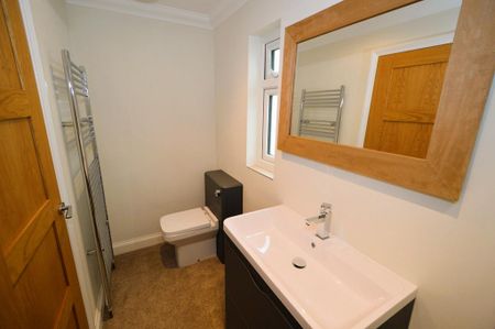 4 bedroom detached house to rent - Photo 5