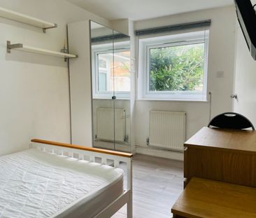 Room in a Shared House, Capstan Square, E14 - Photo 5