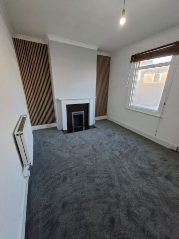 3 Bed Terraced House, Woodhouse Road, S12 - Photo 2