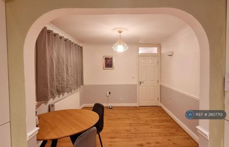 4 bedroom maisonette to rent - Photo 2