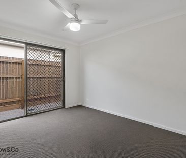 NEAR NEW 3BED HOME WITH DUCTED AIR-CON - Photo 4