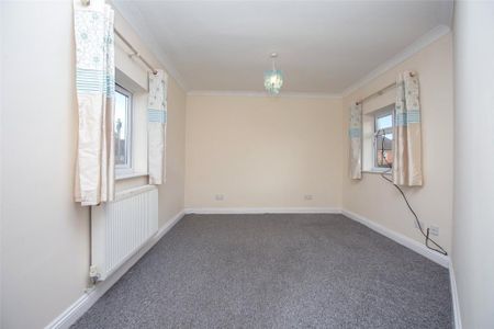 2 bedroom semi-detached house to rent - Photo 5