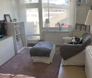 Mysig 1:a med balkong och morgonsol i centrala Vällingby! - Photo 2