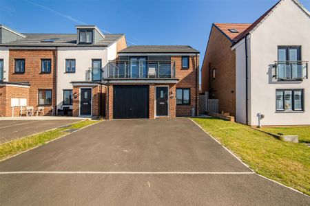 3 bedroom detached house to rent - Photo 2