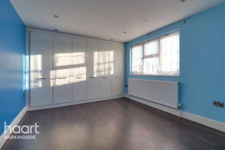4 bedroom terraced house to rent - Photo 4