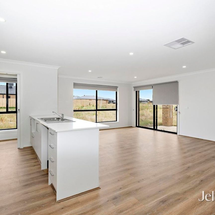 Large family home with lots of mod cons! - Photo 1