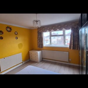 1 Bed End Terrace, Wood End Way, UB5 - Photo 2