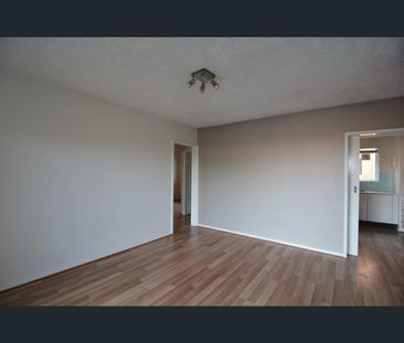 19/5 Lewis Street, Kingsville, Vic 3012 - Photo 3