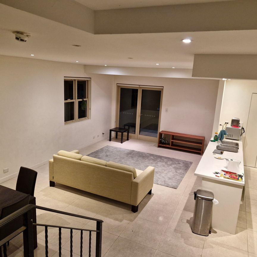 Abbotsford - Photo 1