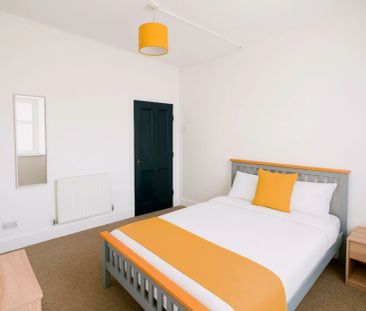 4 Bed 2 Bath - Photo 5