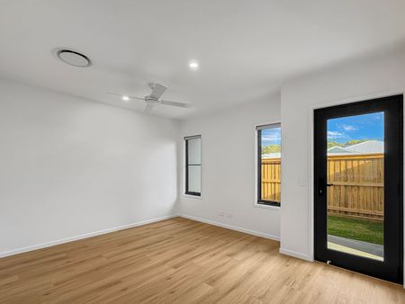 Brand New 3 Bedroom Duplex - Stylish, Spacious & Low Maintenance - Photo 2