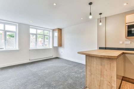 2 bedroom apartment to rent - Photo 2