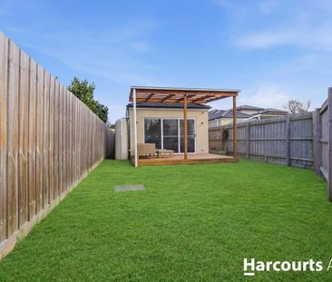 Cozy Living in Cranbourne's Heart! - Photo 2