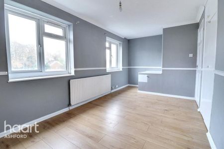 3 bedroom end of terrace house to rent - Photo 2