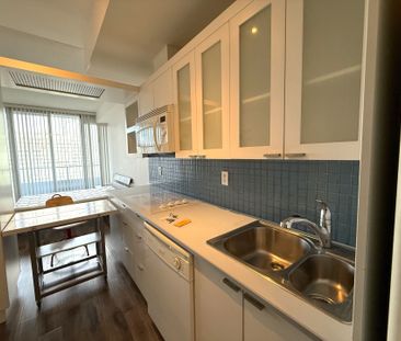 For Lease - 111 Elizabeth Street Unit# 1730, Toronto, Ontario - Photo 1