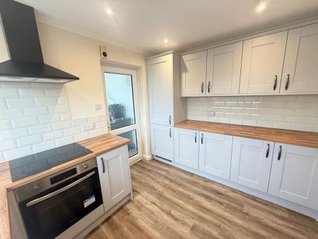 2 bedroom detached bungalow to rent - Photo 5