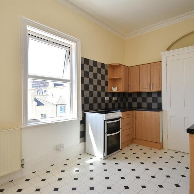 2 bedroom flat to rent - Photo 1