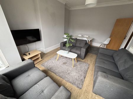 28 St Michaels Terrace, Leeds, LS6 3BQ - Photo 2