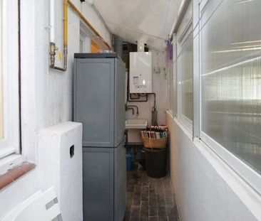 Carrer de González Tablas, Barcelona, Catalonia 08034 - Photo 5