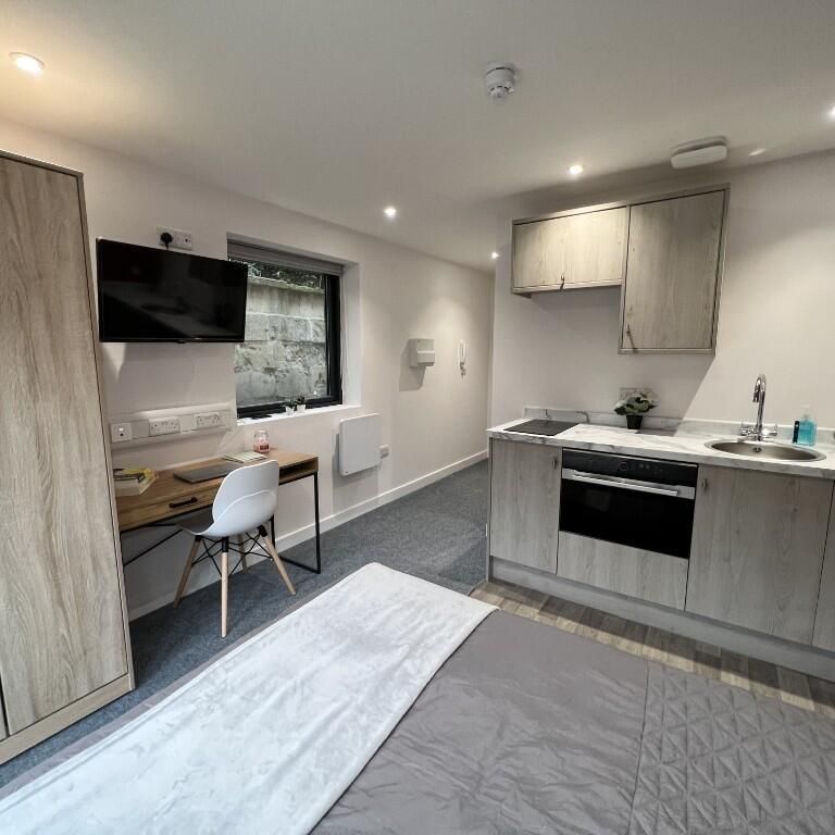 Studio to rent - Photo 1