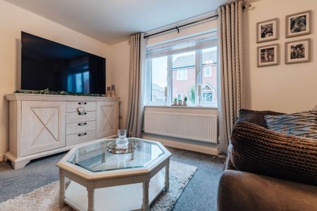 3 bed end of terrace house to rent in Agatha Place, Peterborough, PE2 - Photo 3