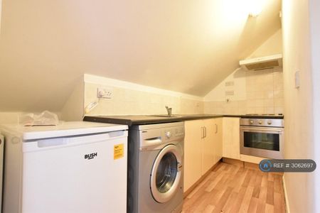 1 bedroom flat to rent - Photo 5