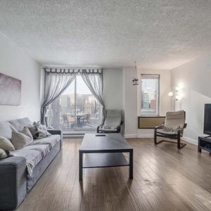 Top floor (12th) Fully-furnished penthouse $1,800/month Montreal - Condo / apartment for rent Ville-Marie - Photo 2