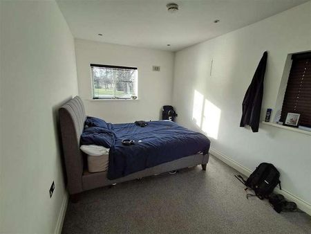 Royal Connaught Drive, Bushey, WD23 - Photo 5