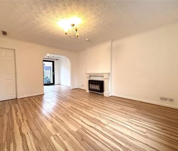 3 bedroom mews to rent - Photo 1