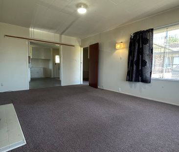 Sunny 3-Bedroom Family Home in the Heart of Howick - Photo 3