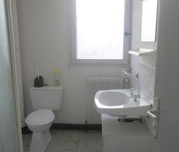 Location Appartement 1 pièce 30m² JOUE LES TOURS 37300 - Photo 2