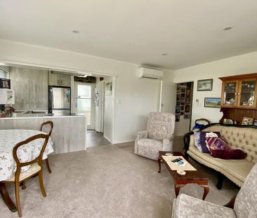 Fully furnished and low maintenance - Photo 5