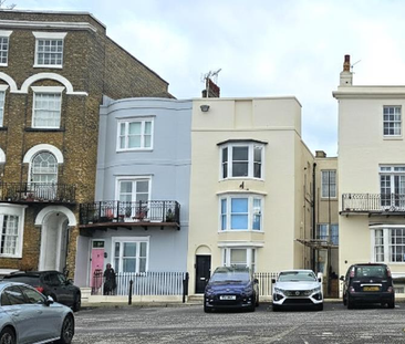 3 bedroom flat to rent - Photo 5