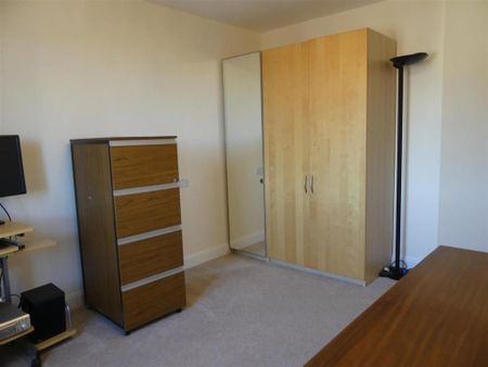 2 bedroom retirement property to rent - Photo 5