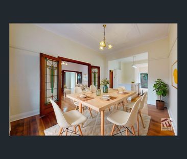 PERIOD CHARM WITH MODERN FUNCTIONALITY! - Photo 2