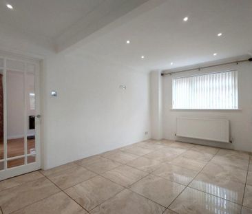 4 bedroom house to rent - Photo 2