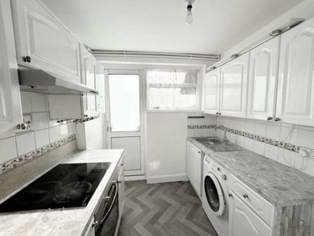 2 bedroom maisonette to rent - Photo 4