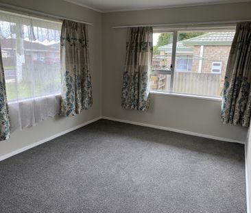 Cozy 2 Bedroom 1 Bathroom Unit - Photo 2