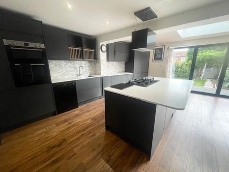 4 bedroom house to rent - Photo 2