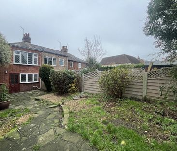 2 bedroom end of terrace house to rent - Photo 1