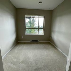 2 bed/ 2 bath TOP FLOOR apt for rent - Photo 2