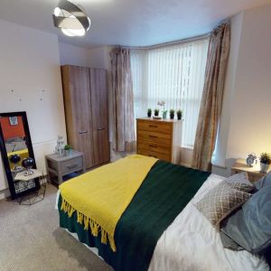 Rooms close to Hull Royal - Photo 2