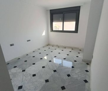 3 room luxury Apartment for rent in Seville, Spain - Photo 6