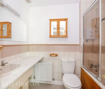 Kingsworthy Close, Kingston Upon Thames - Photo 2