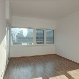 Moderne 2-Zimmer Wohnung mit Lift, Loggia und Garagenplatz - Photo 2